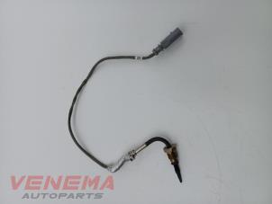 Auspuff Temperatursensor van een Volkswagen Passat Variant (CJ5) 2.0 TDI 16V 2025