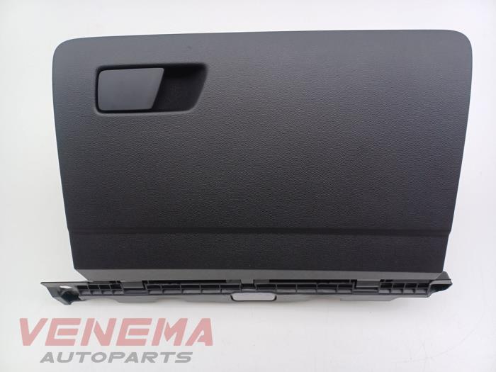 Begagnade Handskfack Volkswagen Passat Variant (CJ5) 2.0 TDI 16V Pris € 74,99 Marginaltabell erbjuds av Venema Autoparts