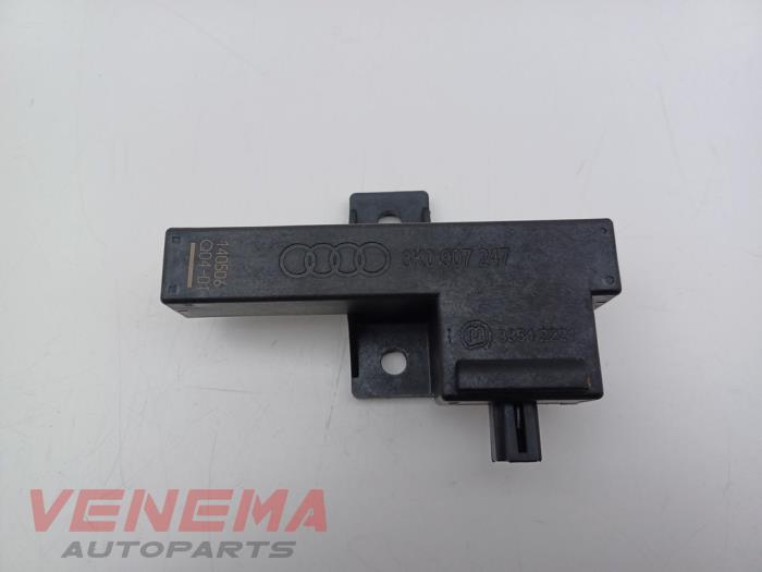 Używane Keyless Entry-Antena Audi A7 Sportback (4GA/4GF) 3.0 TDI V6 24V Cena € 9,99 Procedura marży oferowane przez Venema Autoparts