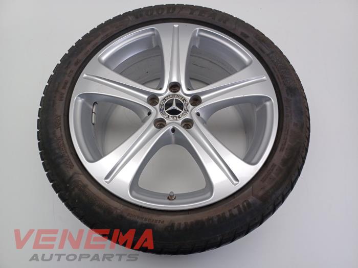 Begagnade Hjul + vinterdäck Mercedes E (C238) E-300 2.0 Turbo 16V Pris € 149,99 Marginaltabell erbjuds av Venema Autoparts