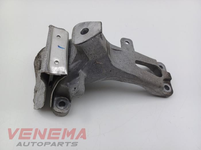 Usagé Support moteur Audi A7 Sportback (4GA/4GF) 3.0 TDI V6 24V Prix € 9,99 Règlement à la marge proposé par Venema Autoparts