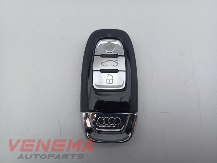 Używane Klucz Audi A7 Sportback (4GA/4GF) 3.0 TDI V6 24V Cena € 49,99 Procedura marży oferowane przez Venema Autoparts