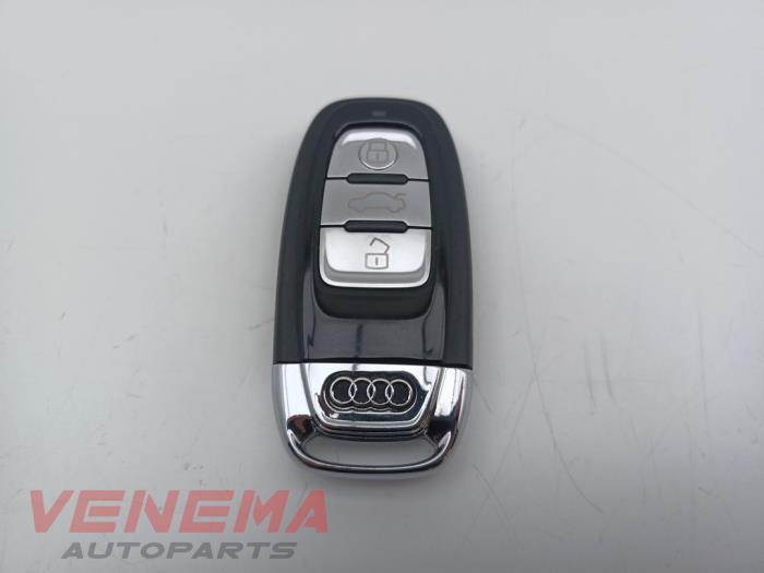 Używane Klucz Audi A7 Sportback (4GA/4GF) 3.0 TDI V6 24V Cena € 49,99 Procedura marży oferowane przez Venema Autoparts