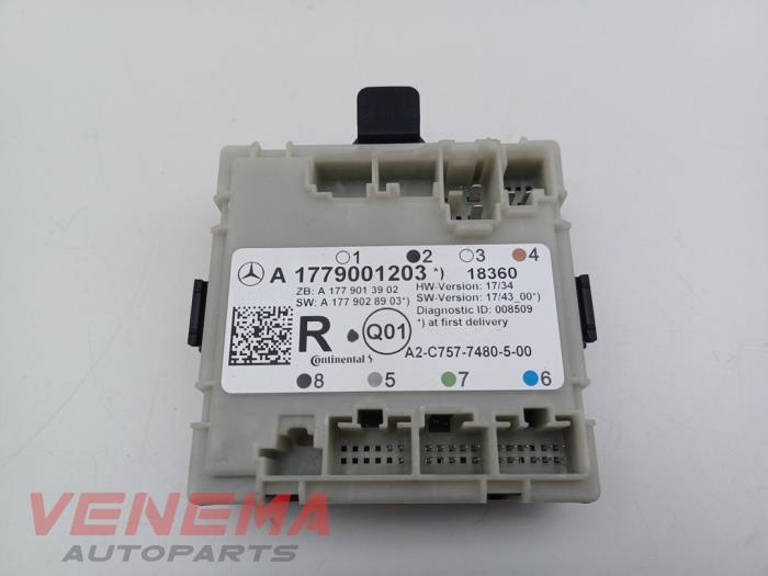 Używane Modul centralnego zamka Mercedes A (177.0) 2.0 A-220 Turbo 16V Cena € 14,99 Procedura marży oferowane przez Venema Autoparts