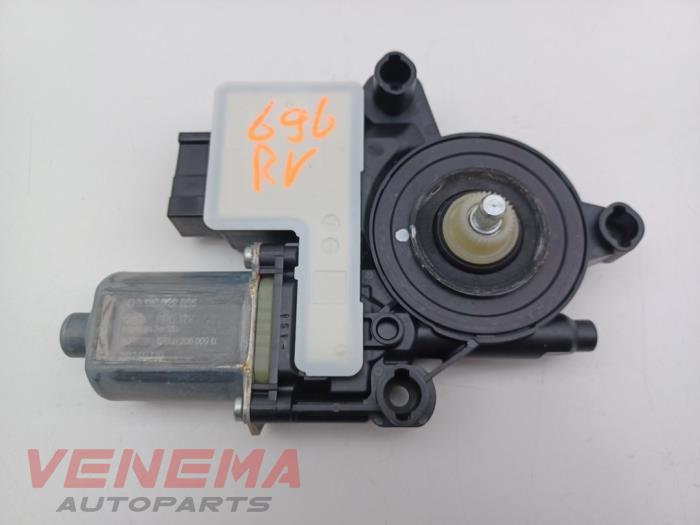 Usados Motor de ventanilla de puerta Volkswagen T-Cross 1.0 TSI 115 12V Precio € 34,99 Norma de margen ofrecido por Venema Autoparts