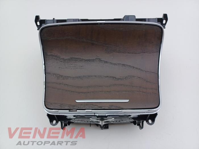 Begagnade Förvaringsfack Mercedes GLC (X253) 2.0 260 16V 4-Matic Pris € 39,99 Marginaltabell erbjuds av Venema Autoparts