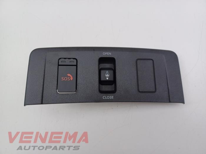 Gebrauchte Schiebedach Schalter Nissan Qashqai (J12) 1.3 DIG-T MHEV 16V Preis € 44,99 Margenregelung angeboten von Venema Autoparts