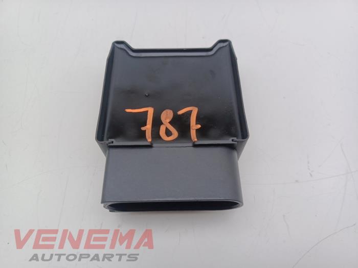 Usagé Module pompe carburant Volkswagen Polo VI (AW1) 1.0 TSI 12V Prix € 9,99 Règlement à la marge proposé par Venema Autoparts