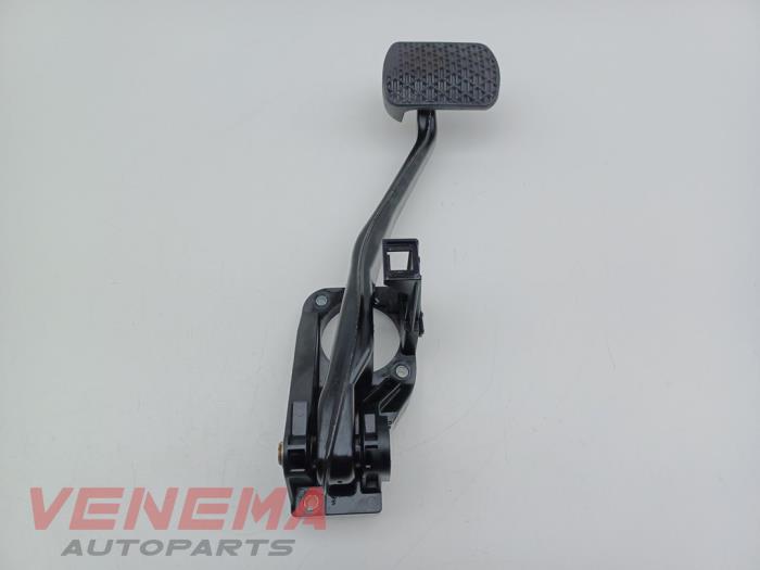 Używane Pedal hamulca Mercedes A (W176) 1.5 A-180 CDI, A-180d 16V Cena € 29,99 Procedura marży oferowane przez Venema Autoparts