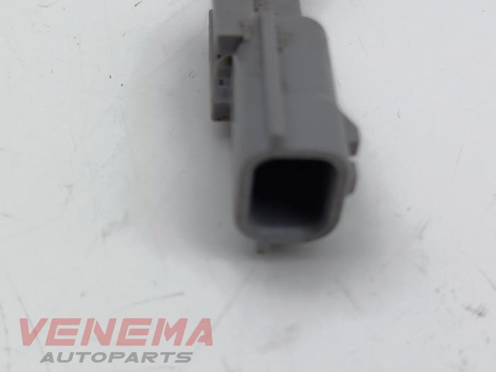 Auspuff Temperatursensor van een Mercedes-Benz A (W176) 1.5 A-180 CDI, A-180d 16V 2015