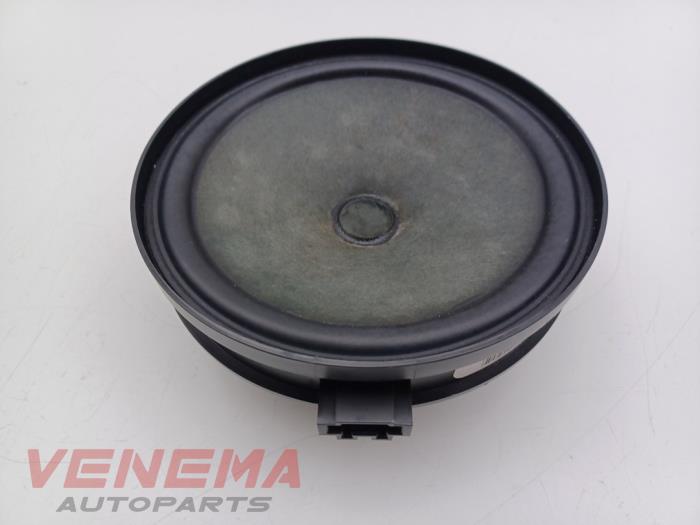 Używane Glosnik Mercedes A (W176) 1.5 A-180 CDI, A-180d 16V Cena € 19,99 Procedura marży oferowane przez Venema Autoparts