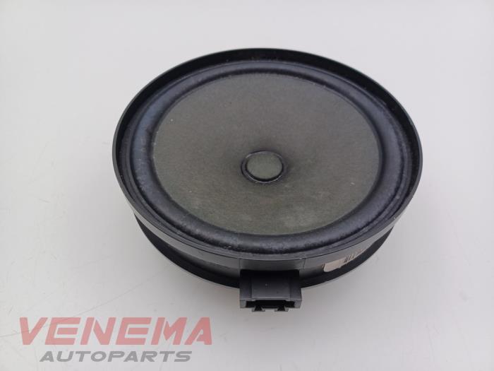 Używane Glosnik Mercedes A (W176) 1.5 A-180 CDI, A-180d 16V Cena € 19,99 Procedura marży oferowane przez Venema Autoparts