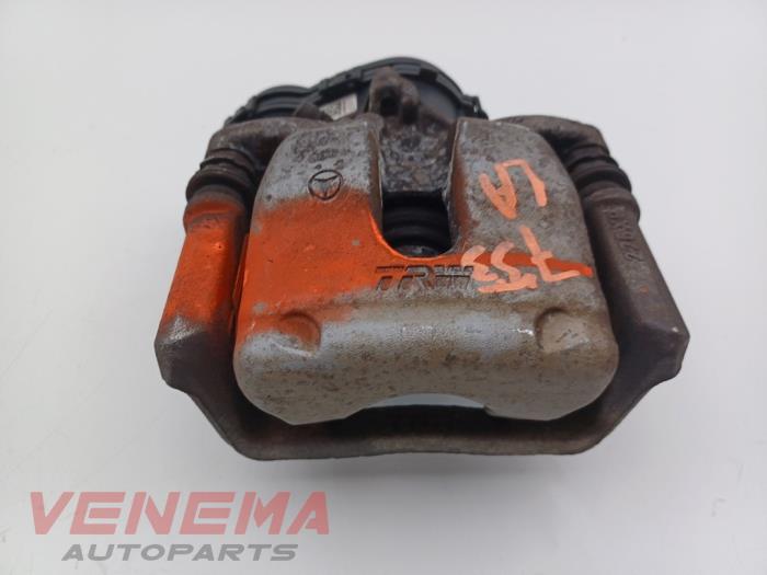 Gebrauchte Bremszange links hinten Mercedes A (W176) 1.5 A-180 CDI, A-180d 16V Preis € 14,99 Margenregelung angeboten von Venema Autoparts
