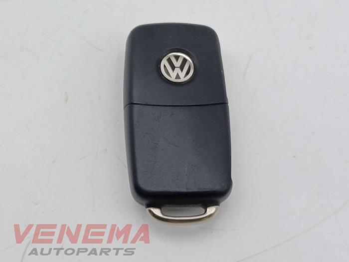 Używane Klucz Volkswagen Golf VI Cabrio (1K) 1.4 TSI 122 16V Cena € 19,99 Procedura marży oferowane przez Venema Autoparts