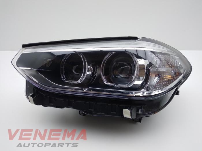 Używane Reflektor lewy BMW X3 (G01) xDrive 20i 2.0 TwinPower Turbo 16V Van Cena € 999,99 Procedura marży oferowane przez Venema Autoparts