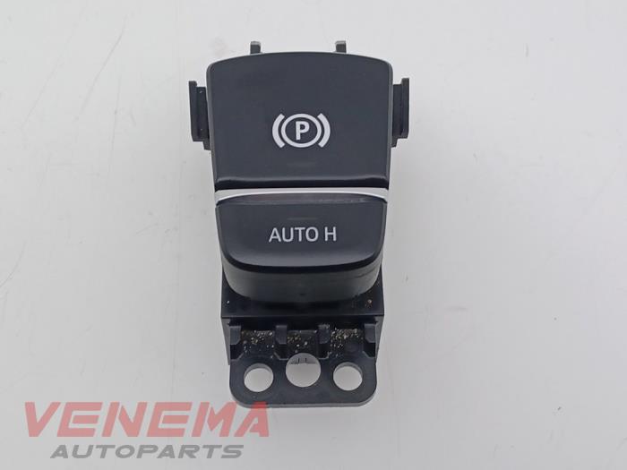 Gebrauchte Handbremse Schalter BMW X3 (G01) xDrive 20i 2.0 TwinPower Turbo 16V Van Preis € 29,99 Margenregelung angeboten von Venema Autoparts