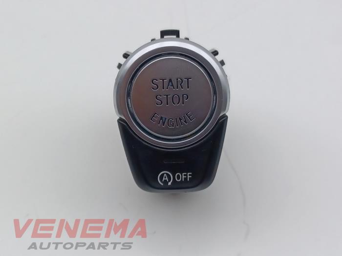 Usagé Commande start/stop BMW X3 (G01) xDrive 20i 2.0 TwinPower Turbo 16V Van Prix € 49,99 Règlement à la marge proposé par Venema Autoparts