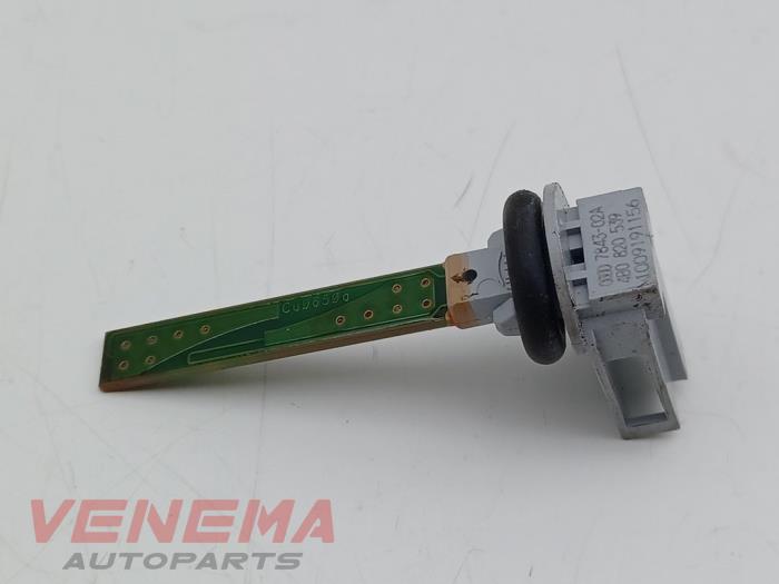 Begagnade Innetemperatursensor Volkswagen Transporter T6 2.0 TDI 150 4Motion Pris € 9,99 Marginaltabell erbjuds av Venema Autoparts
