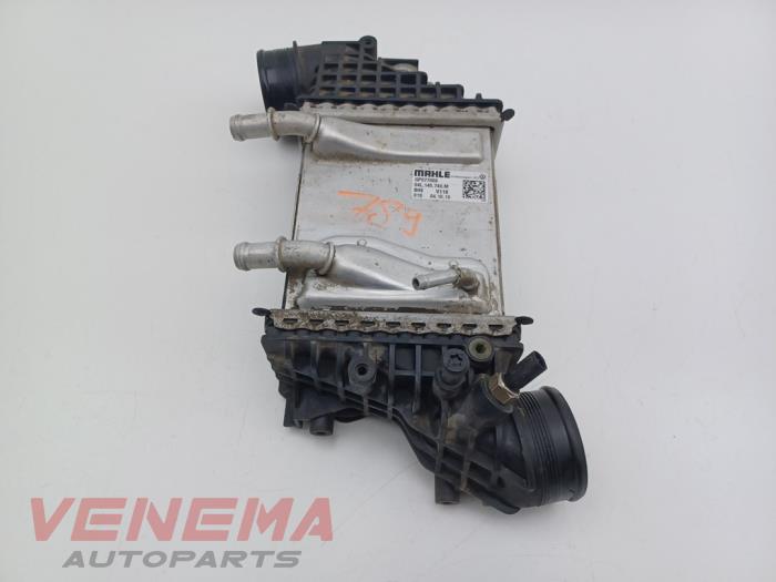 Usagé Intercooler Volkswagen Transporter T6 2.0 TDI 150 4Motion Prix € 124,99 Règlement à la marge proposé par Venema Autoparts