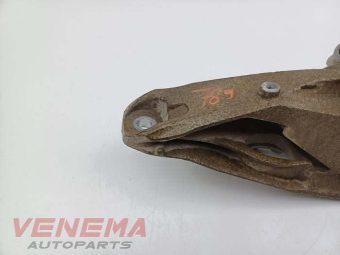 Engine mount from a Volkswagen Transporter T6 2.0 TDI 150 4Motion 2020