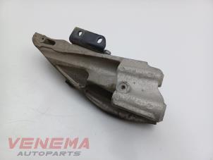 Engine mount from a Volkswagen Transporter T6 2.0 TDI 150 4Motion 2020