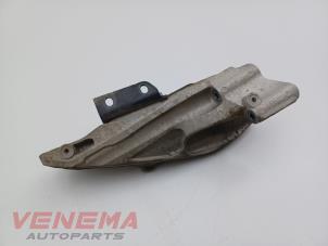 Engine mount from a Volkswagen Transporter T6 2.0 TDI 150 4Motion 2020