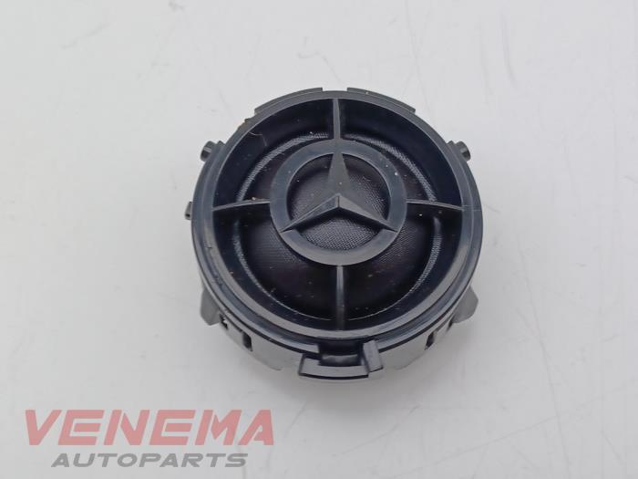 Begagnade Diskanthögtalare Mercedes GLC (X253) 2.0 260 16V 4-Matic Pris € 24,99 Marginaltabell erbjuds av Venema Autoparts
