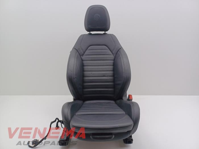 Używane Fotel prawy Alfa Romeo Stelvio (949) 2.0 T 16V Q4 Cena € 199,99 Procedura marży oferowane przez Venema Autoparts