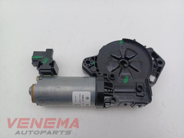 Używane Silnik szyberdachu Mercedes GLC (X253) 2.0 260 16V 4-Matic Cena € 34,99 Procedura marży oferowane przez Venema Autoparts