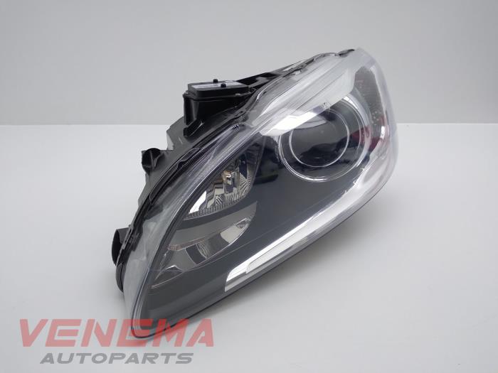 Reflektor lewy z Volvo V60 I (FW/GW) 2.0 D3 20V 2013