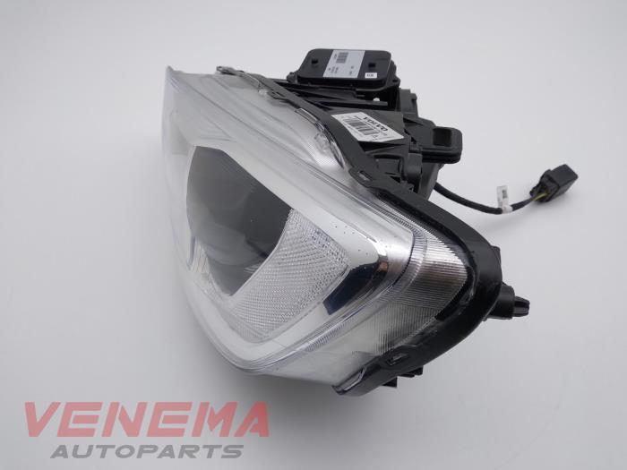 Reflektor lewy z Volvo V60 I (FW/GW) 2.0 D3 20V 2013