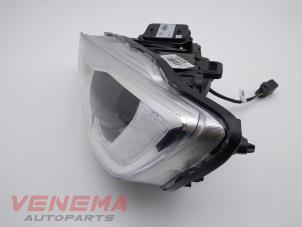Reflektor lewy z Volvo V60 I (FW/GW) 2.0 D3 20V 2013