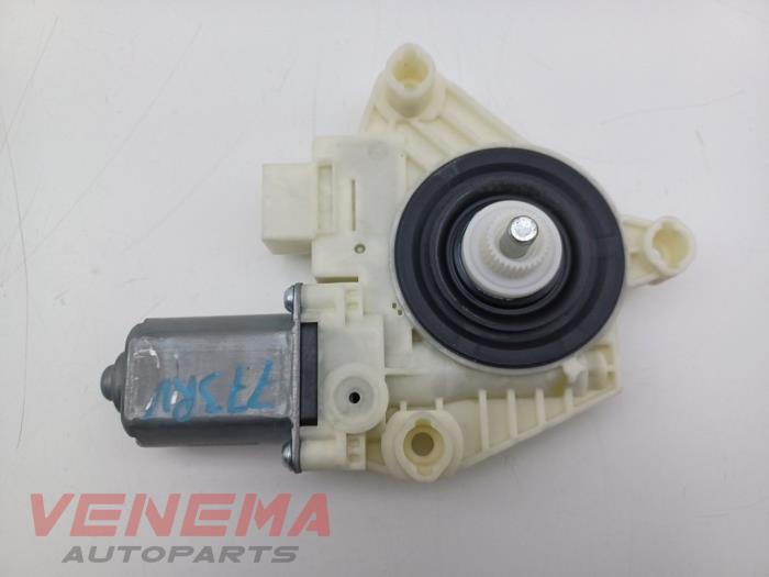 Usados Motor de ventanilla de puerta Mercedes E Estate (S213) E-220d 2.0 Turbo 16V Precio € 14,99 Norma de margen ofrecido por Venema Autoparts
