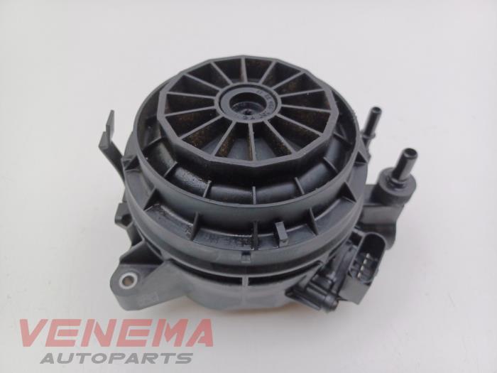 Begagnade Bränslefilterhus Mercedes E Estate (S213) E-220d 2.0 Turbo 16V Pris € 29,99 Marginaltabell erbjuds av Venema Autoparts