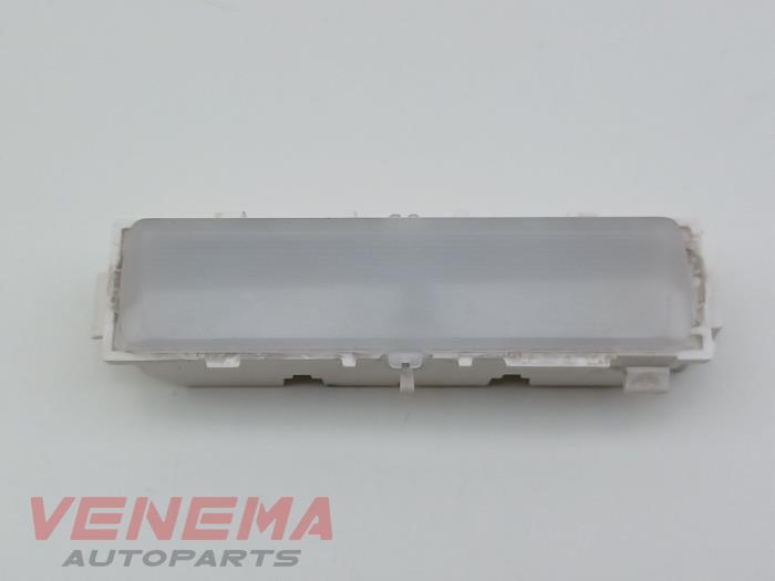 Begagnade Innerbelysning, bak Mercedes E Estate (S213) E-220d 2.0 Turbo 16V Pris € 9,99 Marginaltabell erbjuds av Venema Autoparts