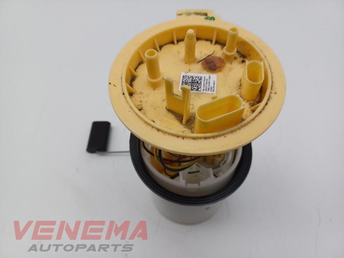 Usagé Pompe à carburant Volkswagen Caddy Combi V (SBB/SBJ) 2.0 TDI BlueMotionTechnology Prix € 74,99 Règlement à la marge proposé par Venema Autoparts