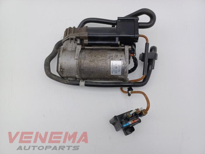 Begagnade Luftpump (fjädring) Mercedes E Estate (S213) E-220d 2.0 Turbo 16V Pris € 299,99 Marginaltabell erbjuds av Venema Autoparts