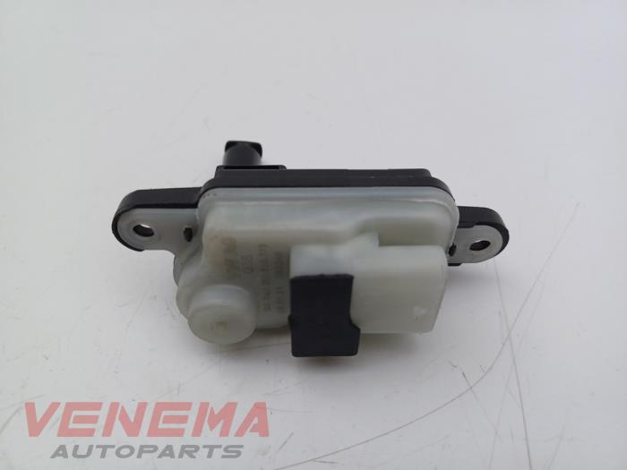 Oil pan strainer pipe
