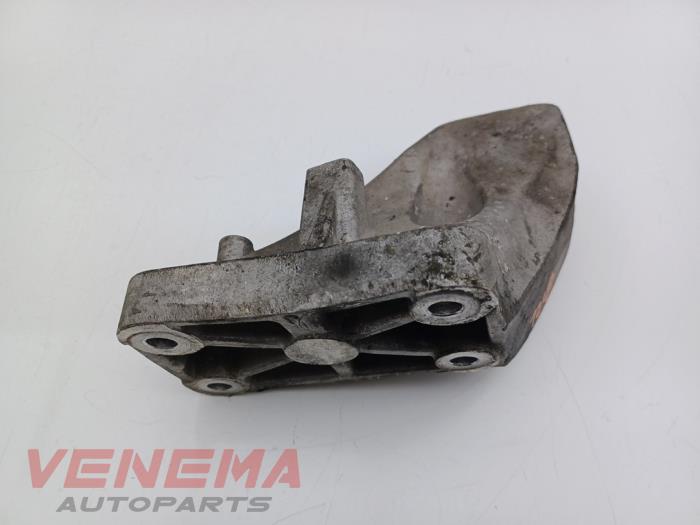 Used Engine mount Maserati Quattroporte VI 3.0 Diesel Price € 24,99 Margin scheme offered by Venema Autoparts