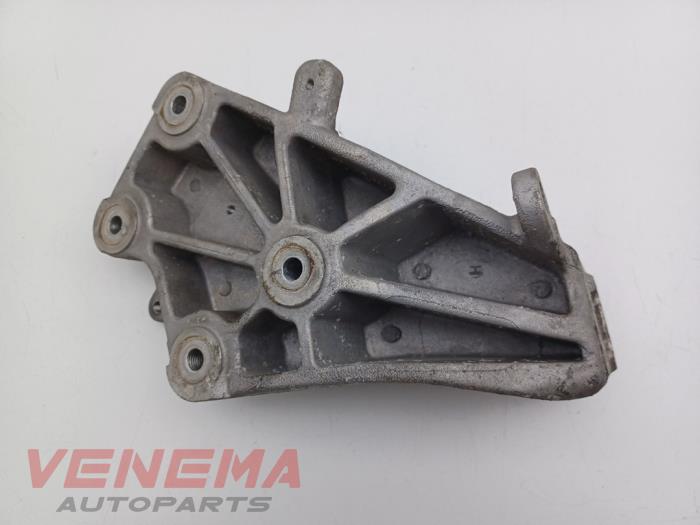 Used Engine mount Maserati Quattroporte VI 3.0 Diesel Price € 29,99 Margin scheme offered by Venema Autoparts