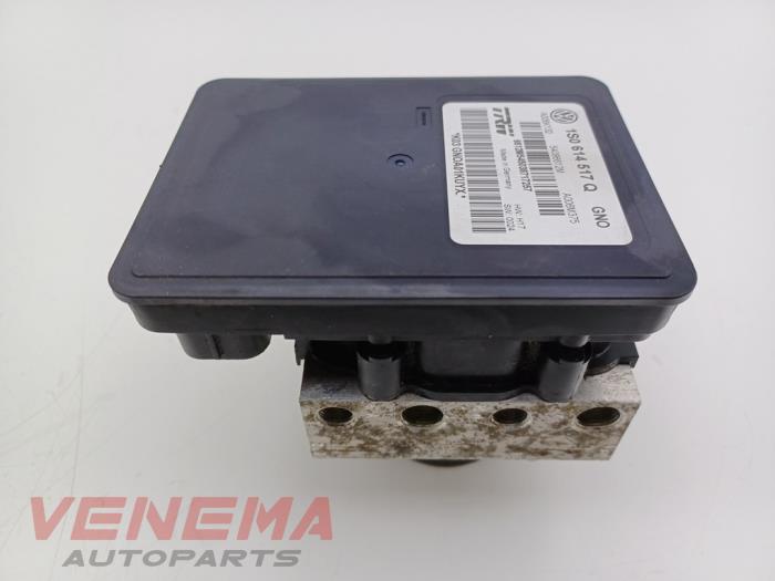 Używane Pompa ABS Volkswagen Up! (121) 1.0 12V 75 Cena € 19,99 Procedura marży oferowane przez Venema Autoparts