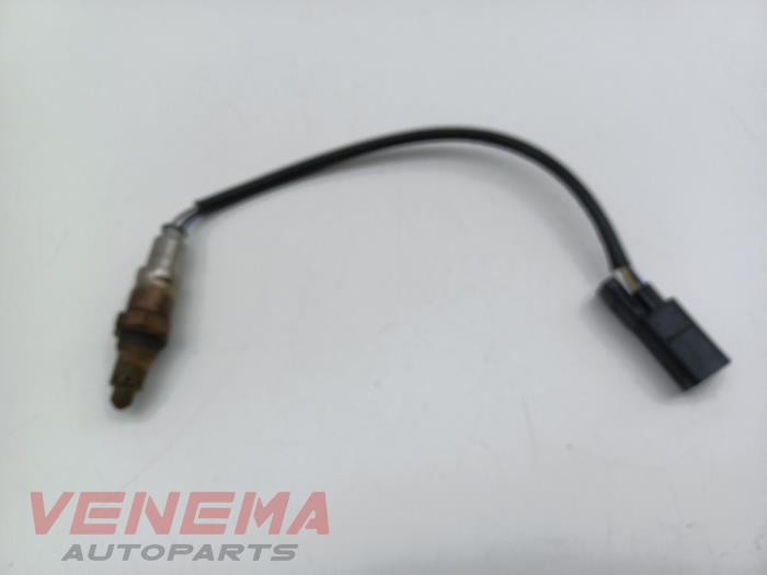 Lambda probe from a Mercedes-Benz C (W206) C-200 1.5 EQ Boost 4-Matic 2024