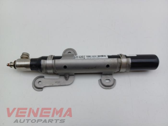 Używane Generator gazu Mercedes C (W206) C-200 1.5 EQ Boost 4-Matic Cena € 60,49 Z VAT oferowane przez Venema Autoparts