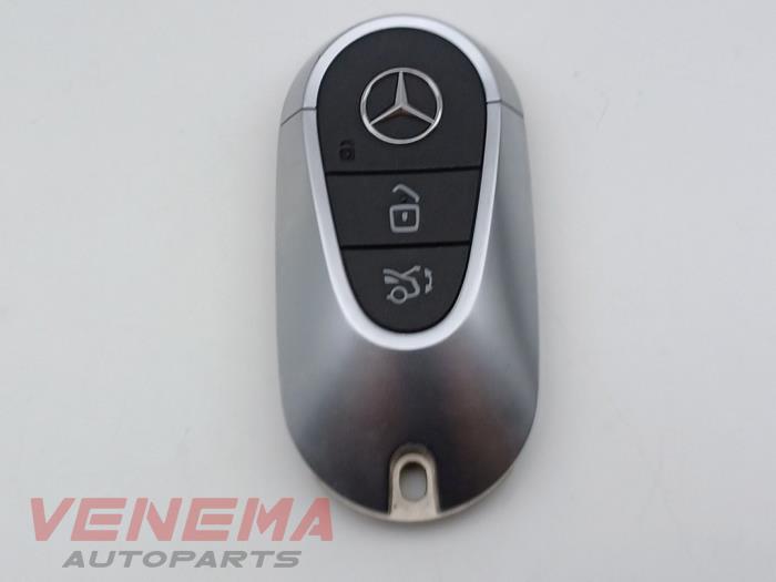 Używane Klucz Mercedes C (W206) C-200 1.5 EQ Boost 4-Matic Cena € 205,69 Z VAT oferowane przez Venema Autoparts