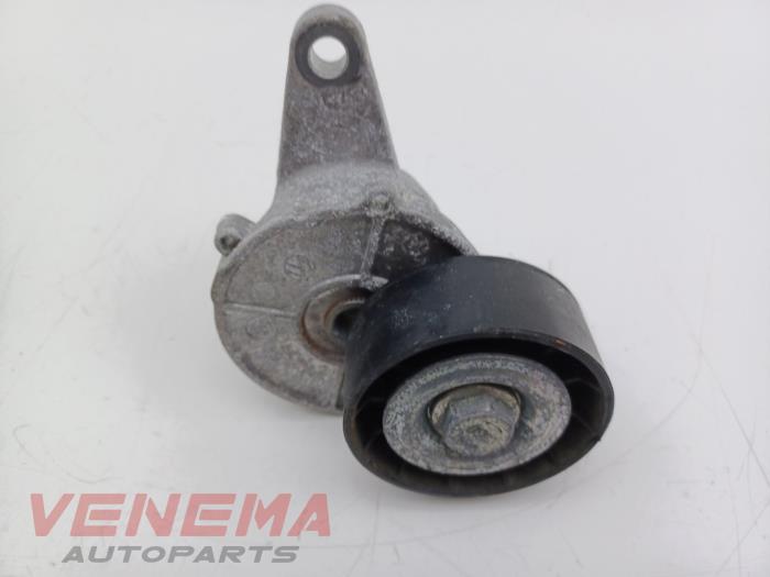 Usados Tensor correa múltiple Audi A3 Sportback (8YA) 2.0 35 TDI 16V Precio € 29,99 Norma de margen ofrecido por Venema Autoparts