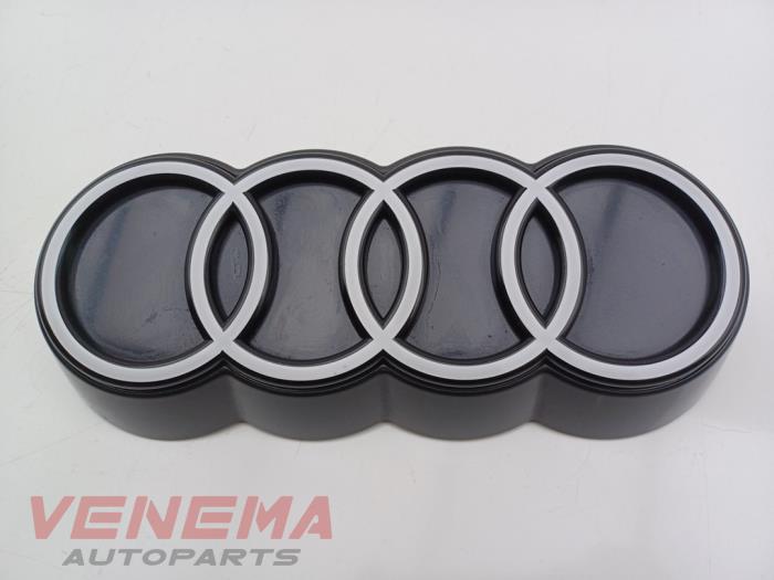 Używane Emblemat Audi A3 Sportback (8YA) 2.0 35 TDI 16V Cena € 29,99 Procedura marży oferowane przez Venema Autoparts