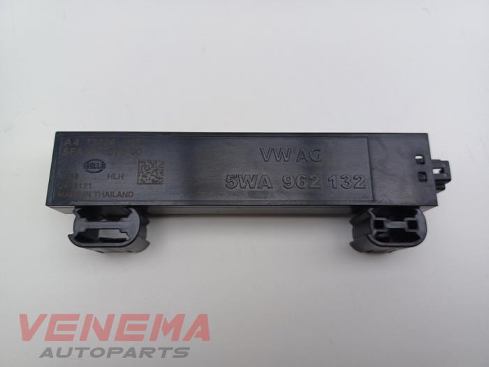 Używane Keyless Entry-Antena Audi A3 Sportback (8YA) 2.0 35 TDI 16V Cena € 9,99 Procedura marży oferowane przez Venema Autoparts
