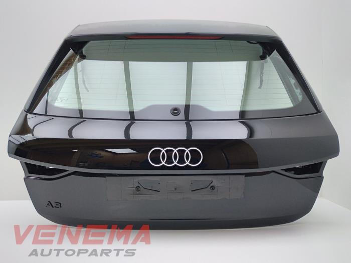 Używane Tylna klapa Audi A3 Sportback (8YA) 2.0 35 TDI 16V Cena € 699,99 Procedura marży oferowane przez Venema Autoparts