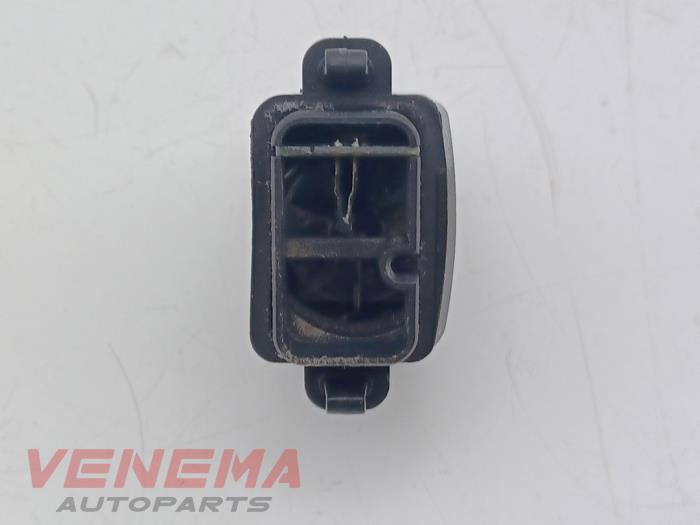 Begagnade Innetemperatursensor Ford Fiesta 7 1.0 EcoBoost 12V Pris € 19,99 Marginaltabell erbjuds av Venema Autoparts