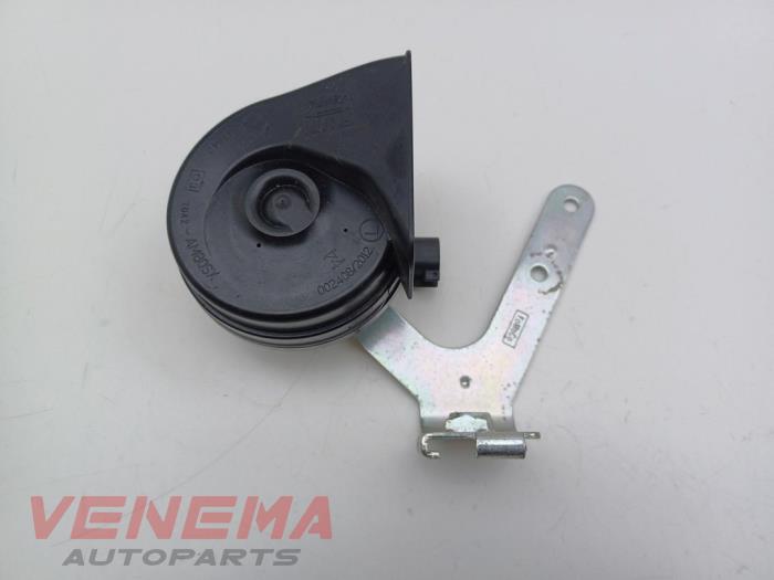 Używane Klakson Ford Fiesta 7 1.0 EcoBoost 12V Cena € 19,99 Procedura marży oferowane przez Venema Autoparts
